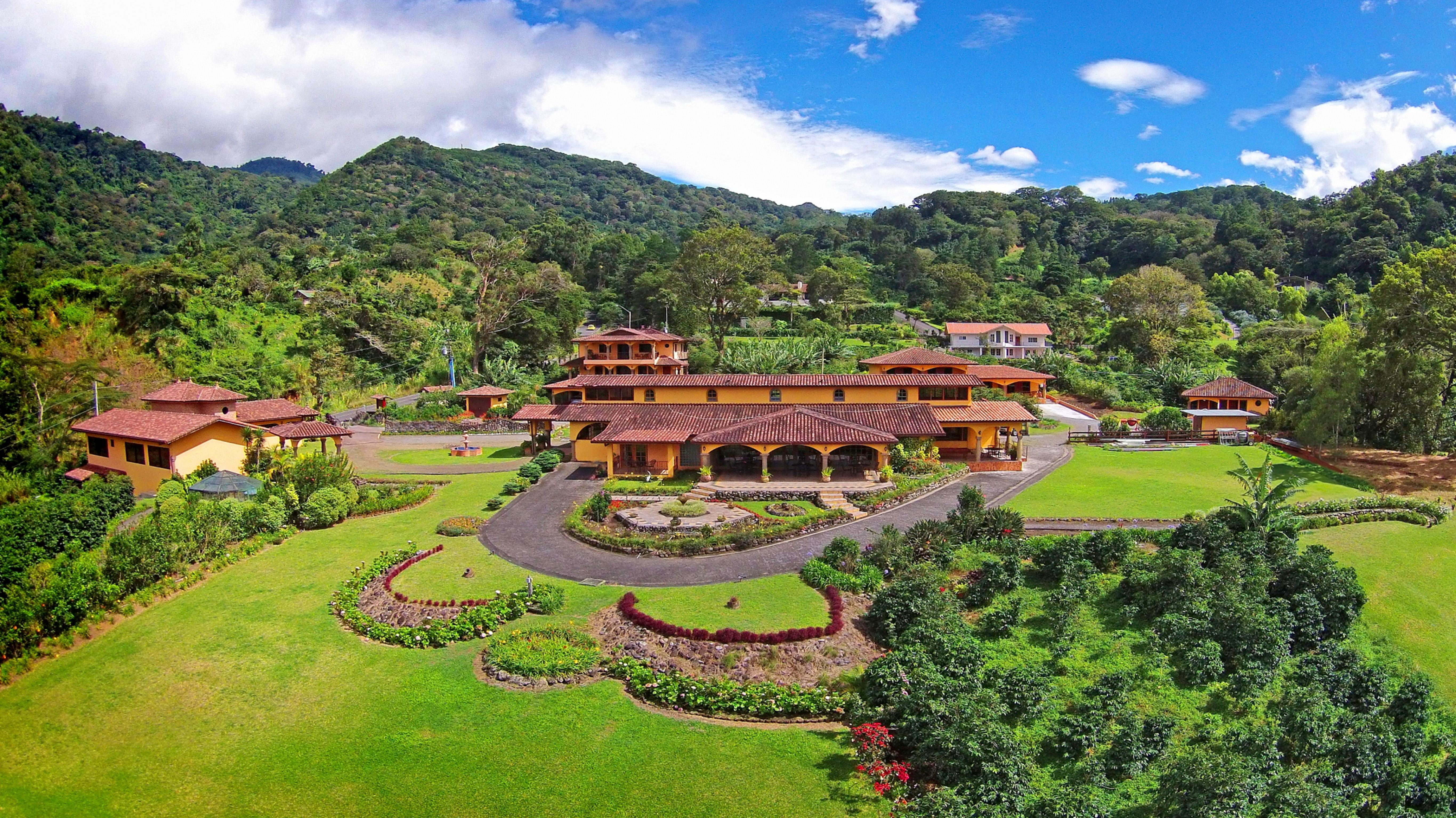 Los Establos Panama — highland cottages